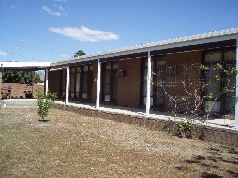 42 Victoria Street, Rochester VIC 3561