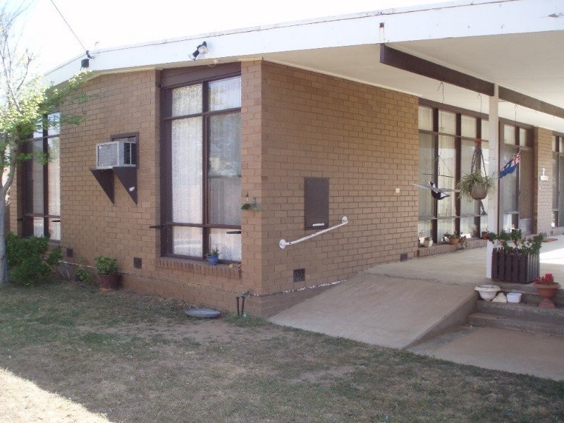 42 Victoria Street, Rochester VIC 3561