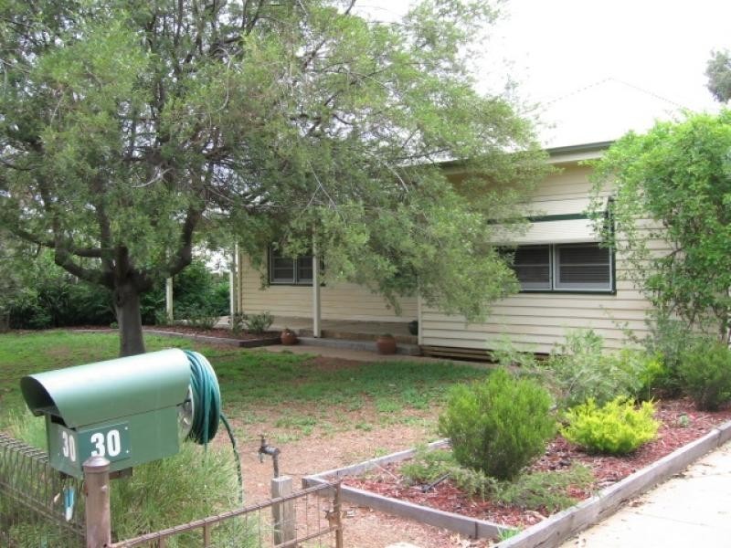 30 Victoria Street, Rochester VIC 3561