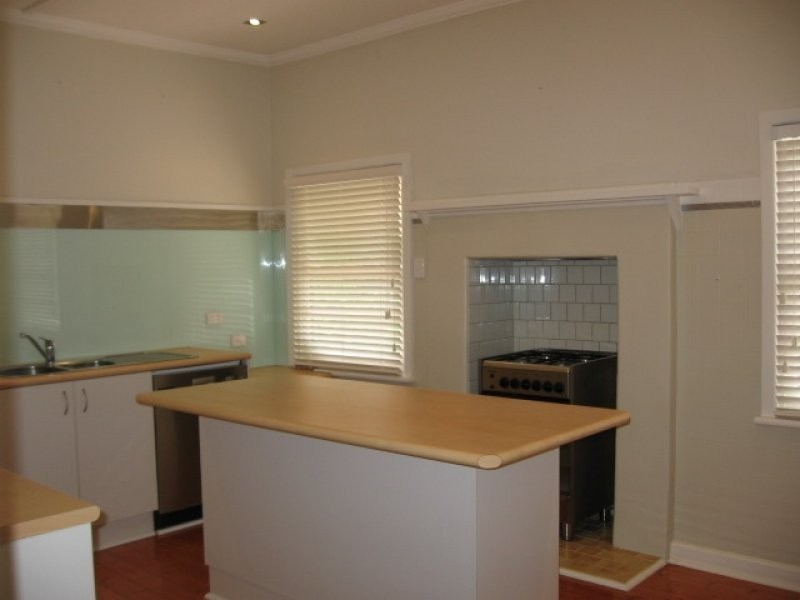 30 Victoria Street, Rochester VIC 3561