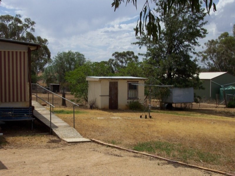 16 Carrington Street, Cowra NSW 2794