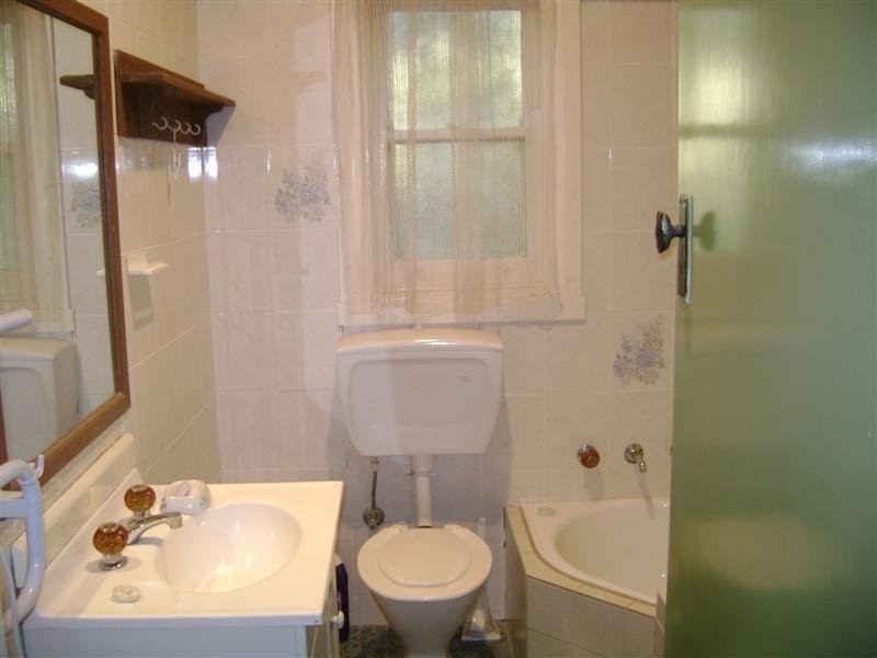 14 Argoon Street, Cowra NSW 2794