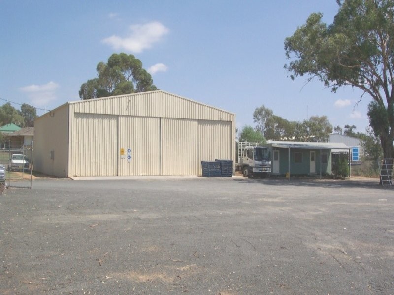 31 Grenfell Road, Cowra NSW 2794