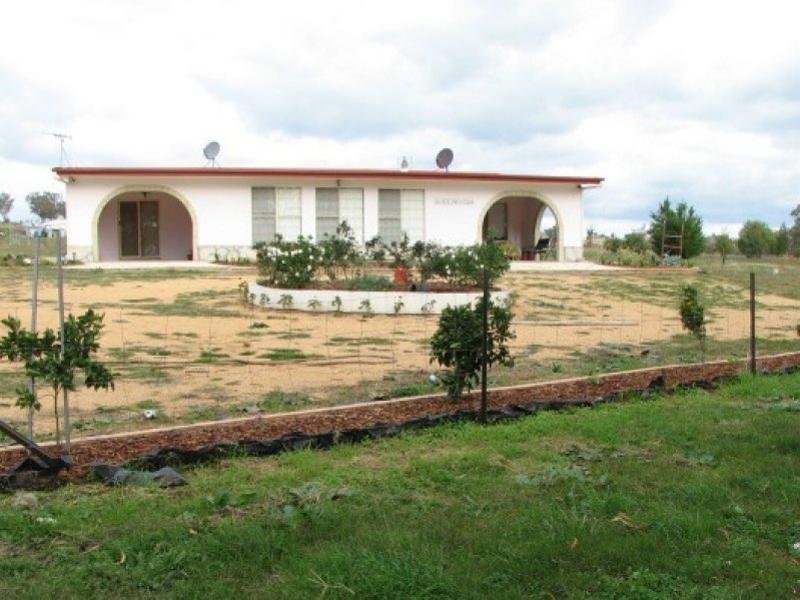 1015 Pine Mount Road, Cowra NSW 2794