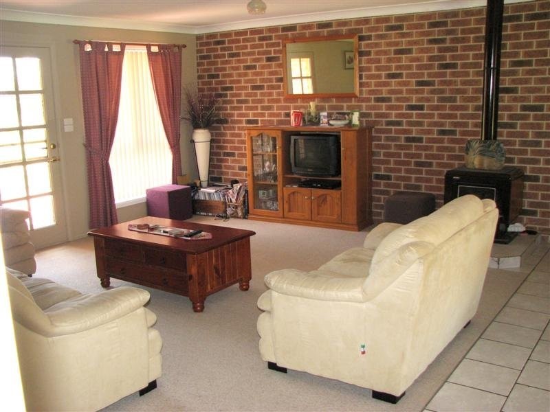 50 Oakville Road, Cowra NSW 2794