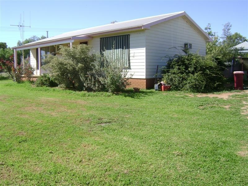 19 Carrington Street, Woodstock NSW 2793