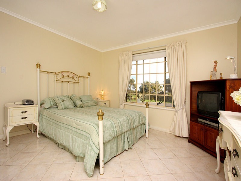 12 Cobblestone Close, Gulfview Heights SA 5096