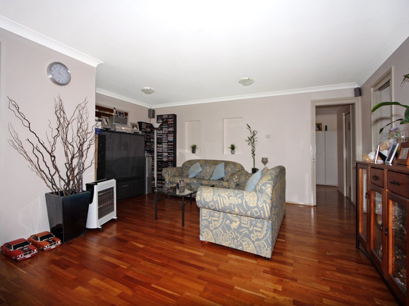 8 Mundakal Avenue, Kirrawee NSW 2232