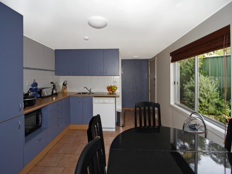 8 Mundakal Avenue, Kirrawee NSW 2232