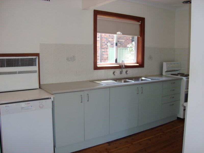 5 Bath Road, Kirrawee NSW 2232