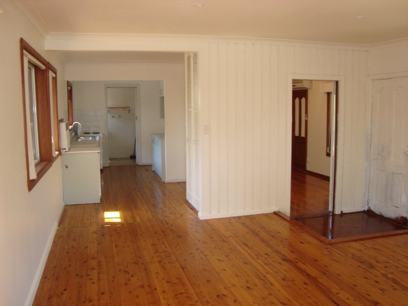 5 Bath Road, Kirrawee NSW 2232