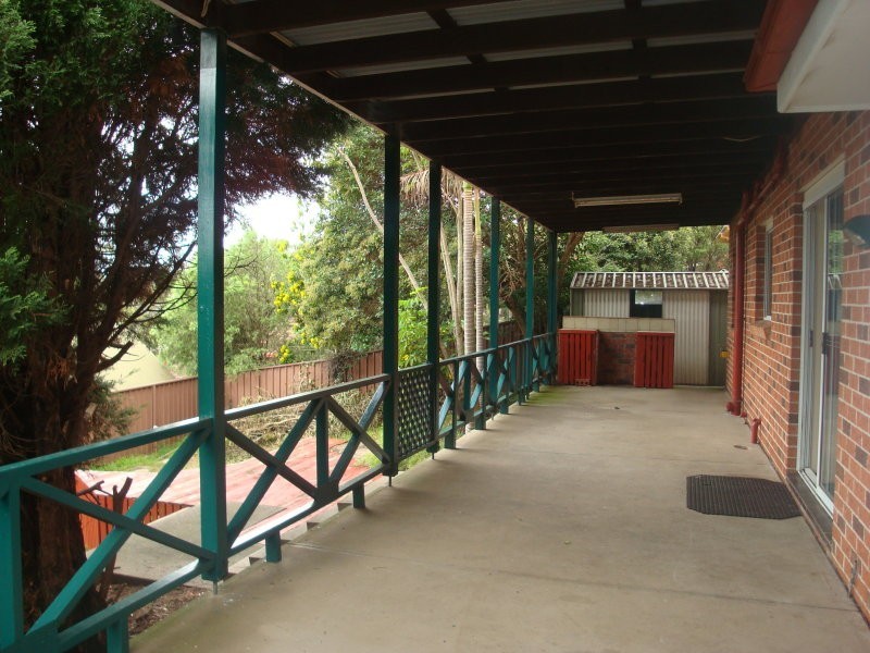 95 Blaxland Drive, Illawong NSW 2234