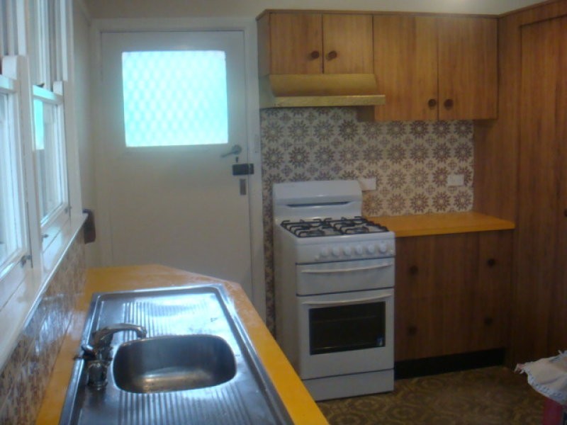 402  PRESIDENT AVENUE, Kirrawee NSW 2232