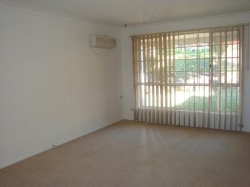 95  Blaxland Drive, Illawong NSW 2234