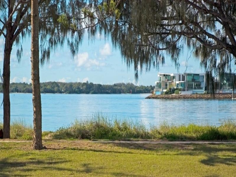 28B Shoveller Avenue, Paradise Point QLD 4216