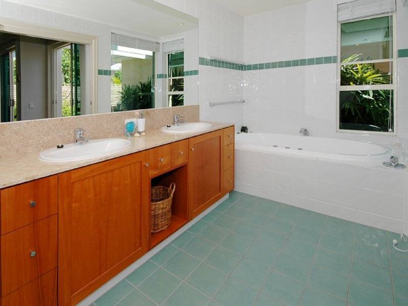 6109 Badon Village. Royal Pines Resort. Ashmore Rd, Benowa QLD 4217