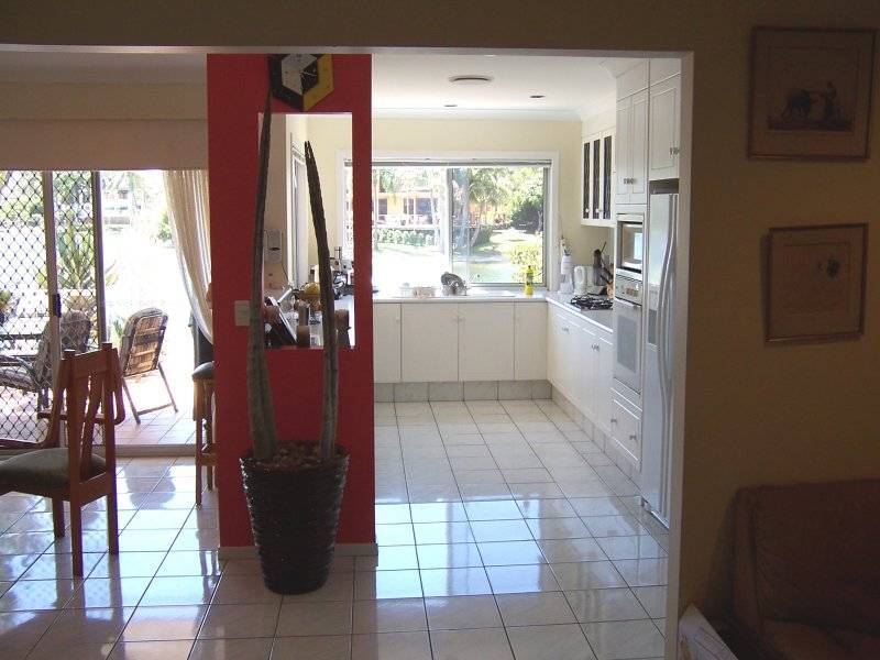 2 Etna Street, Isle Of Capri QLD 4217