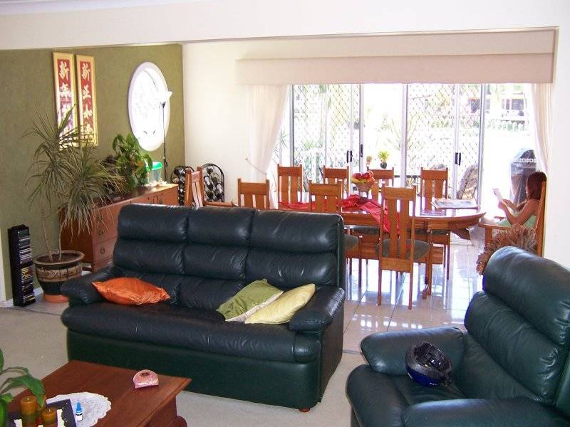 2 Etna Street, Isle Of Capri QLD 4217