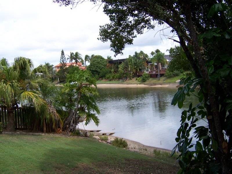 16 Caithness Court, Sorrento QLD 4217