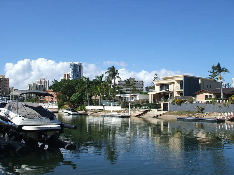 16 St Andrews Avenue, Isle Of Capri QLD 4217