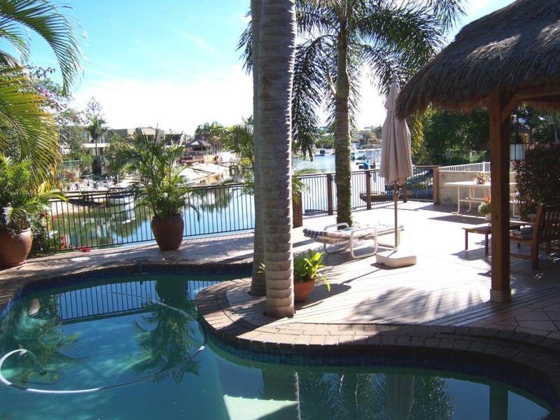 12 The Promenade, Isle Of Capri QLD 4217