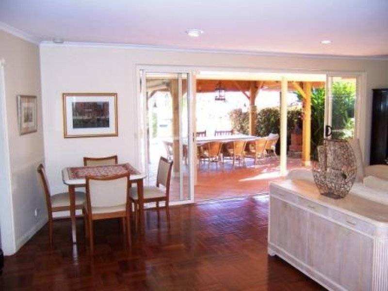 12 The Promenade, Isle Of Capri QLD 4217