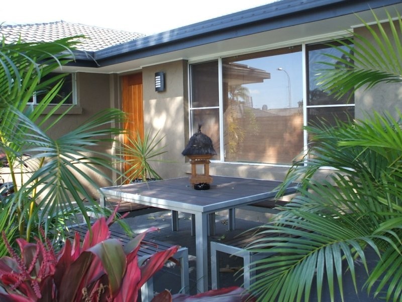 6 Mccleary Street, Sorrento QLD 4217