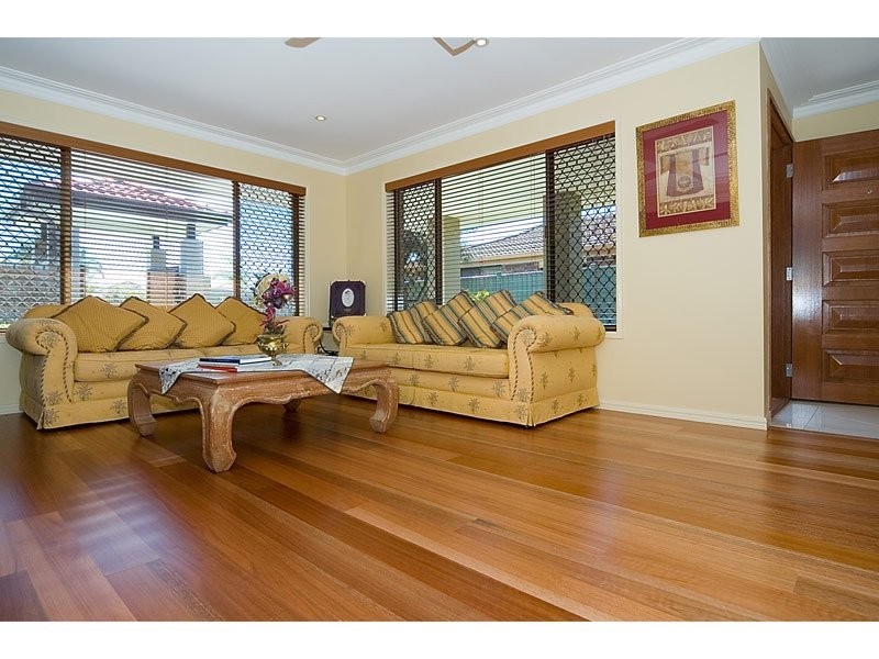 4 Cheviot Close, Benowa QLD 4217