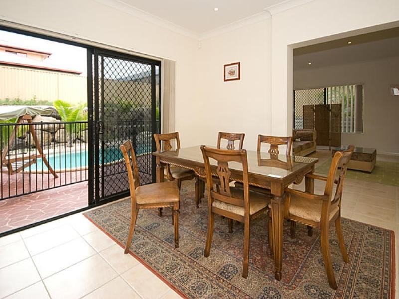 117 Crestwood Drive, Molendinar QLD 4214