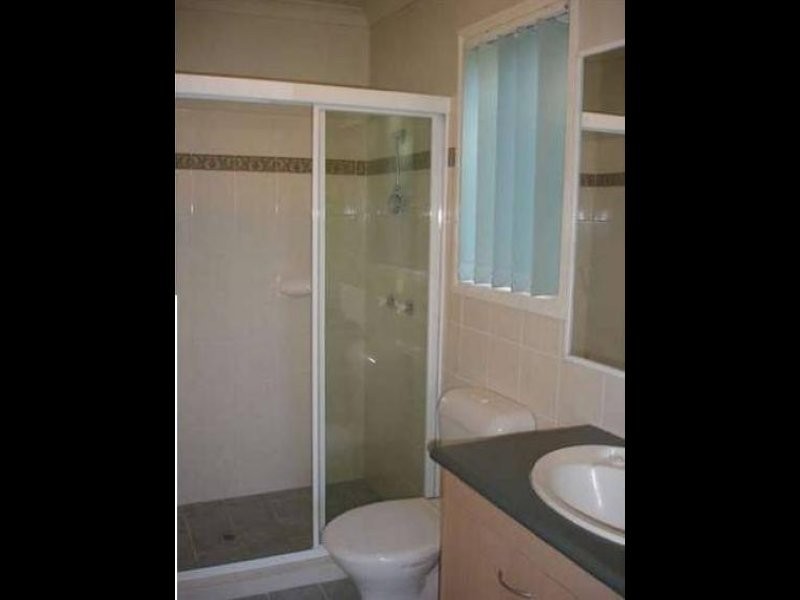 22 Madasin Close, Arundel QLD 4214