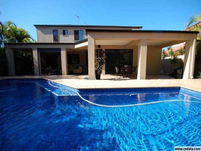 9 Arbuthnot Parade, Benowa QLD 4217