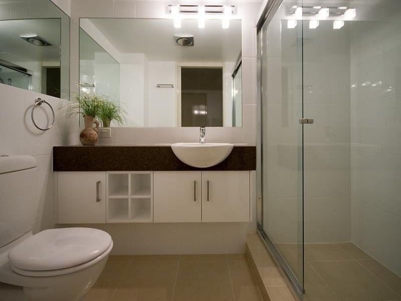 6 Mercedes Place, Bundall QLD 4217