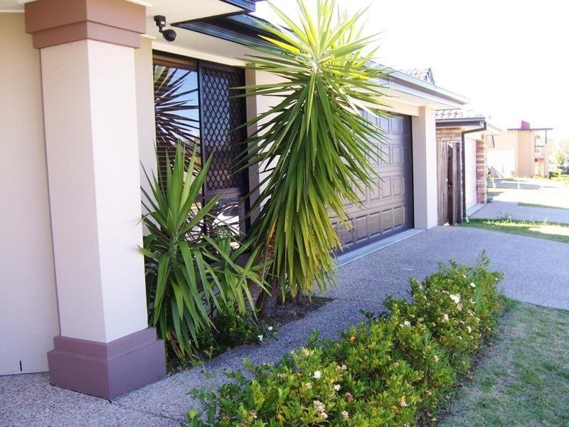 95 Crestwood Drive, Molendinar QLD 4214