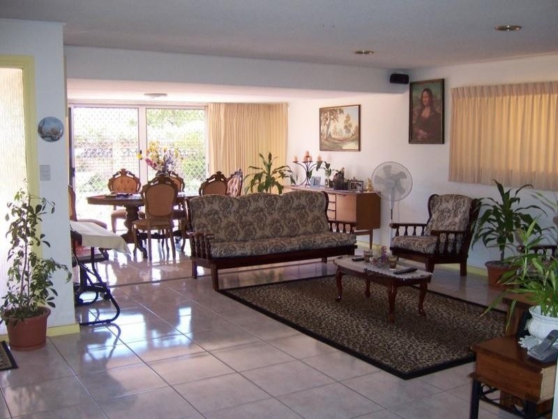 42 Verona Avenue, Isle Of Capri QLD 4217