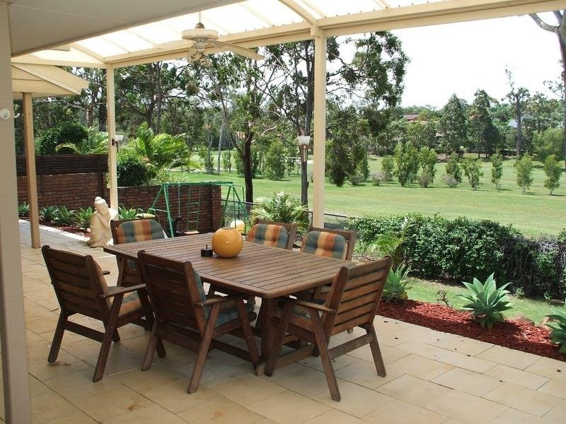 18 Ben Hogan Crescent, Parkwood QLD 4214