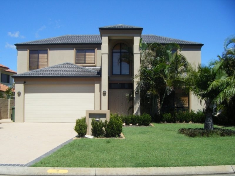 9 Arbuthnot Parade, Benowa QLD 4217