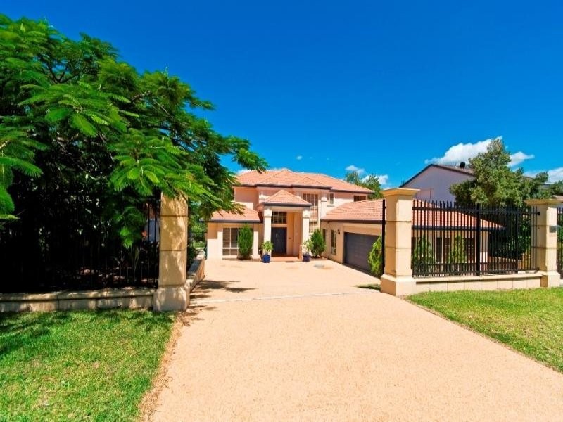 11 Riverbank Court, Ashmore QLD 4214