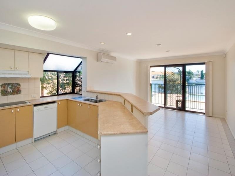 5 Antigua Way, Clear Island Waters QLD 4226
