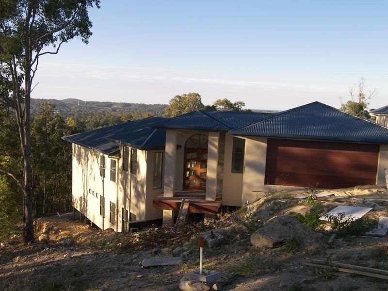 52 Tara Vista Boulevard, Highland Park QLD 4211