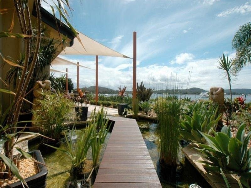 33 Nautilus Crescent, St Huberts Island NSW 2257