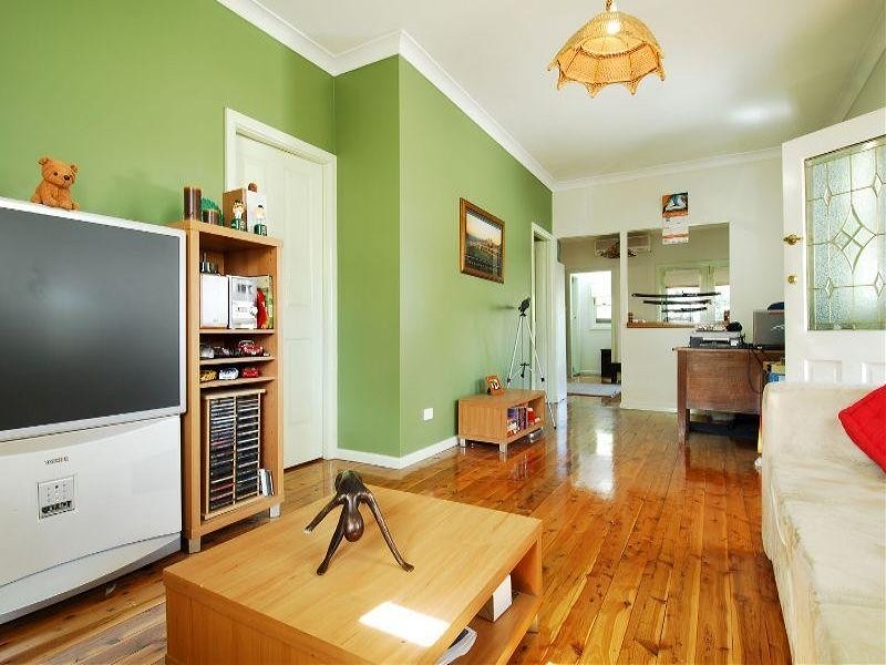8 Bourke Road, Ettalong Beach NSW 2257