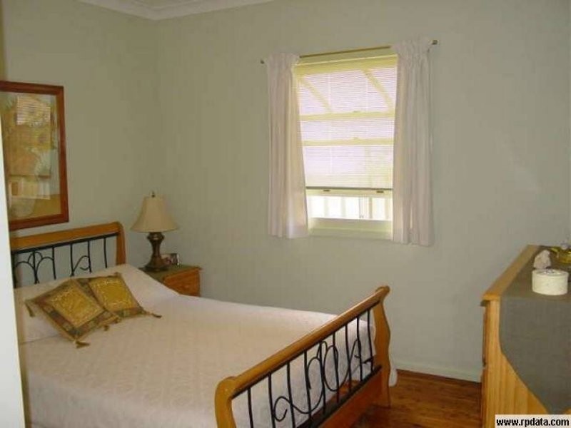 8 Bourke Road, Ettalong Beach NSW 2257
