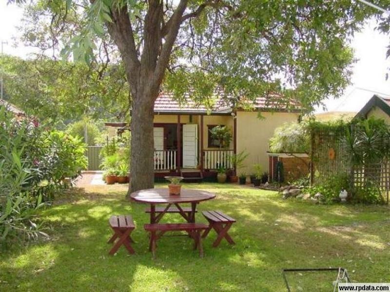8 Bourke Road, Ettalong Beach NSW 2257