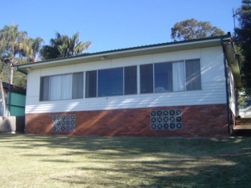 17 Cedar Crescent, Blackwall NSW 2256