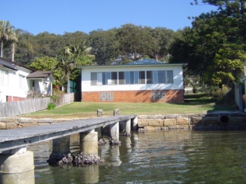 17 Cedar Crescent, Blackwall NSW 2256