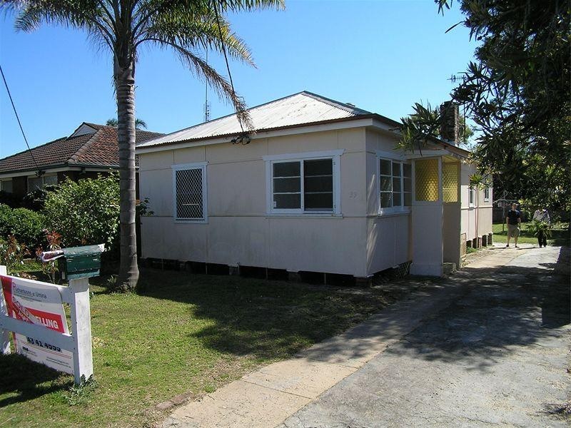39 Wellington Street, Umina Beach NSW 2257