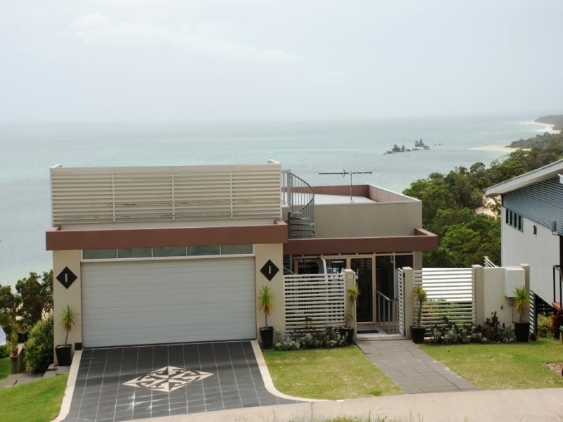 7 Cassidae Crescent, Tangalooma QLD 4025