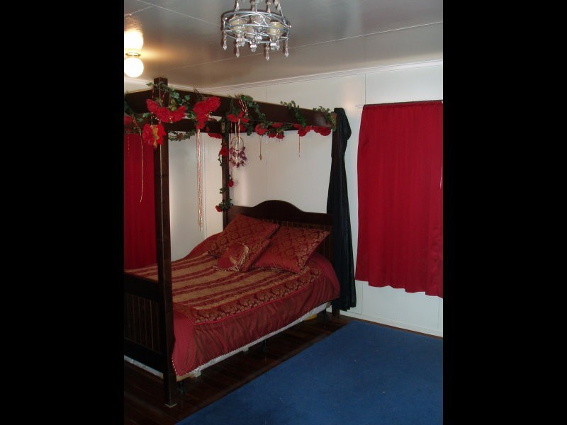 11 Cypress St, Charleville QLD 4470