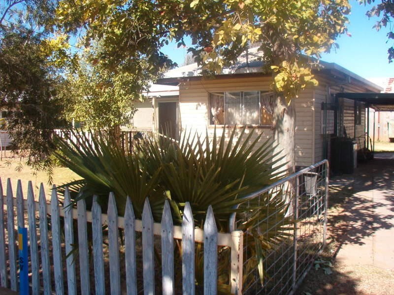 6 Edward St, Charleville QLD 4470