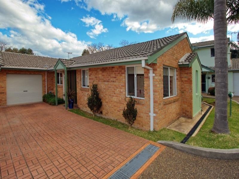 6/4 Lahiff  Pl, Balgownie NSW 2519